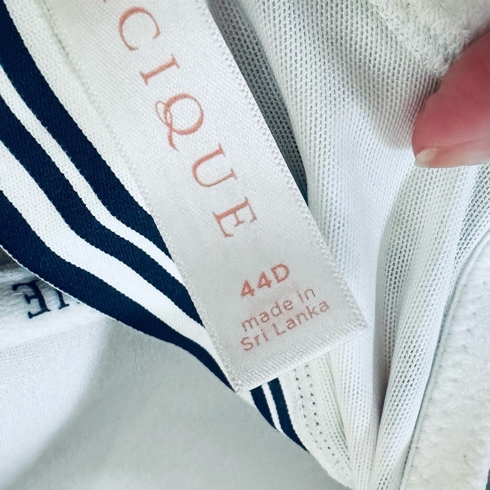 Cacique Boost Plunge Bra - Picture 4 of 4